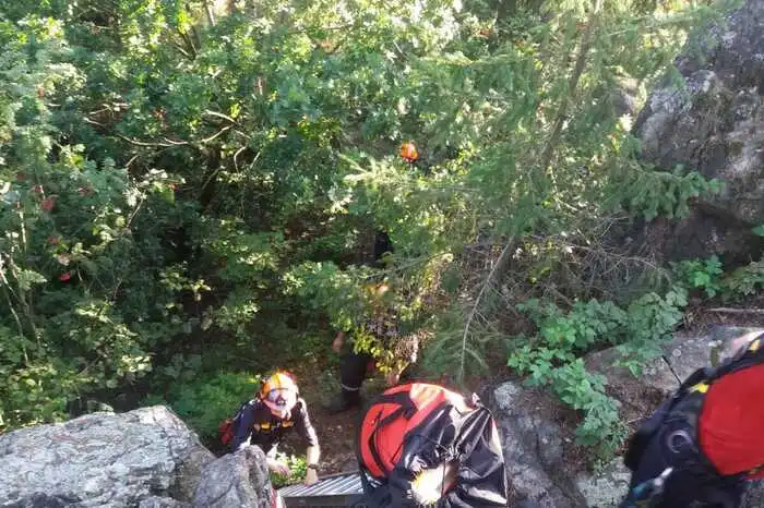 An der Menschenrettungsübung waren Mitglieder der MRAS-Gruppen (Menschenrettung-Absturzsicherung) von den Feuerwehren St. Michael und Leoben beteiligt.