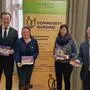 Landesrat Karlheinz Kornhäusl, Stadträtin Sonja Skalnik, Community Nurse Julia Edelsbrunner und Bürgermeister Josef Ober