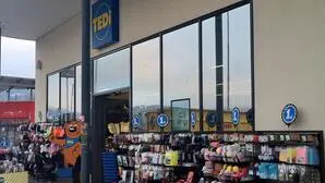 Am Bild sieht man ein Geschäft mit der Aufschrift „TEDi“ | Am 31. Jänner wird die „TEDi“-Filiale in der Klagenfurter Straße südlich vom McDonald's zum letzten Mal geöffnet haben