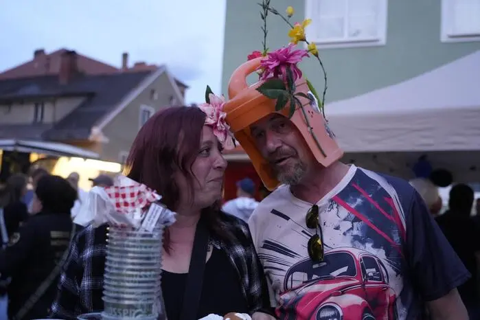 Klicken Sie sich durch die weiteren Bilder!
