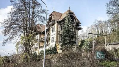 Das Gebäude liegt noch im Dornröschenschlaf