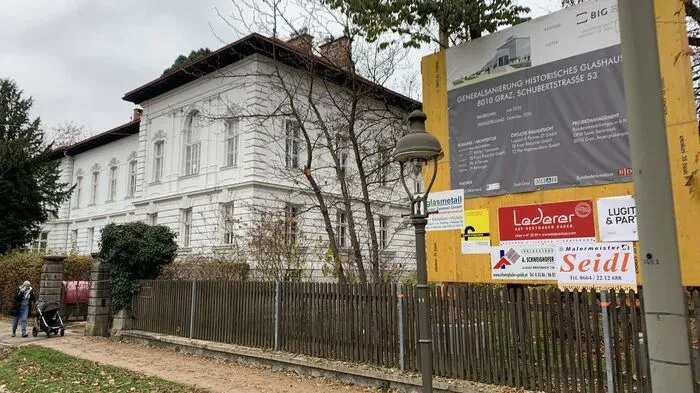 Nach Jahren im Dämmerschlaf werden die historischen Gewächshäuser im Botanischen Garten in Graz derzeit renoviert.