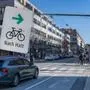 Eine Liste mit 48 Kreuzungen hat die Radlobby vorgelegt, an denen das Rechtsabbiegen bei Rot leicht möglich wäre – wie hier Grazbach-/Friedrichgasse