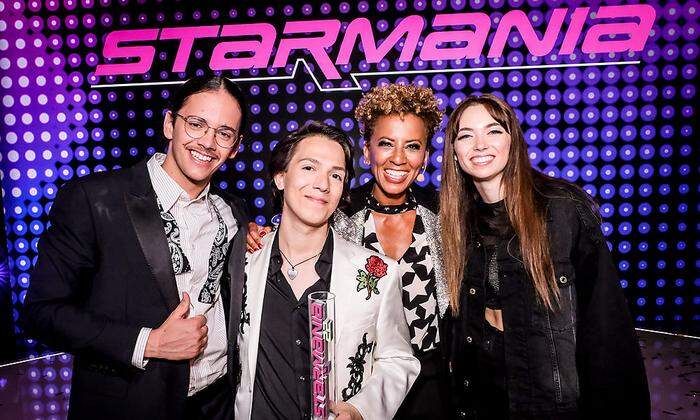6. Staffel von „Starmania“: die drei Finalisten 2022 mit Arabella, links Sebastian, vorne Stefan Eigner, rechts Judith Lisa Bogusch