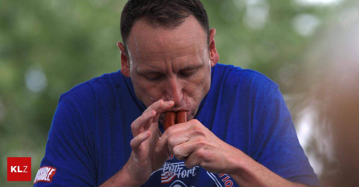 New world record for competitive eater Joey Chestnut