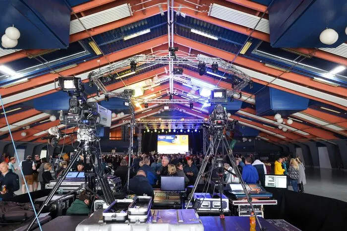 Melissa Naschenweng, Semino Rossi, Nik P., die Nockis – fast 20 der größten Schlagerstars der Alpenrepublik treten heute gemeinsam in der Steiermarkhalle beim Schwarzlsee im Rahmen von  "#saveUkraine – Das Schlagerkonzert für die Ukraine" auf.