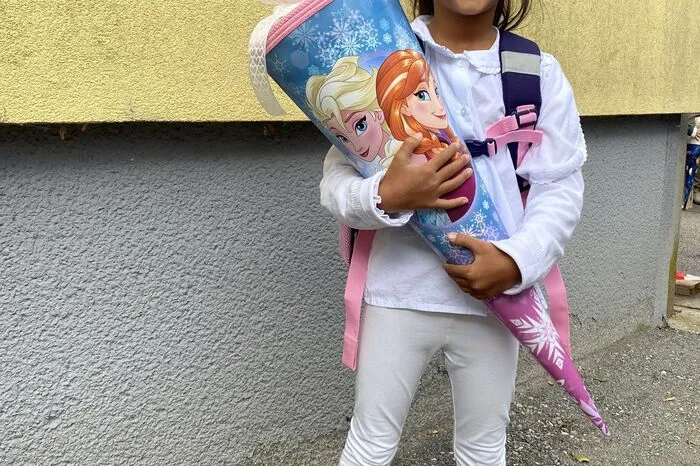 Jasmine ist voller Vorfreude auf die Volksschule Knottinger in Bruck Hier können Sie Ihr Foto hochladen.