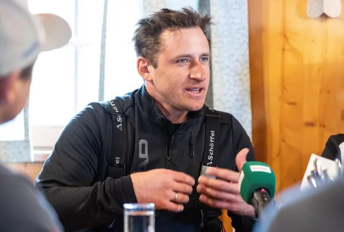 Auch Matthias Mayer packte mit an