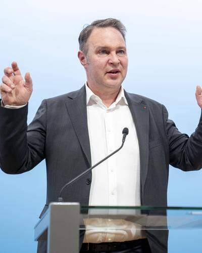 Andreas Babler am Rednerpult | SPÖ-Parteivorsitzender Andreas Babler