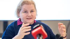 Will Wahlärzten Grenzen setzen: Gesundheitsministerin Korinna Schumann, SPÖ