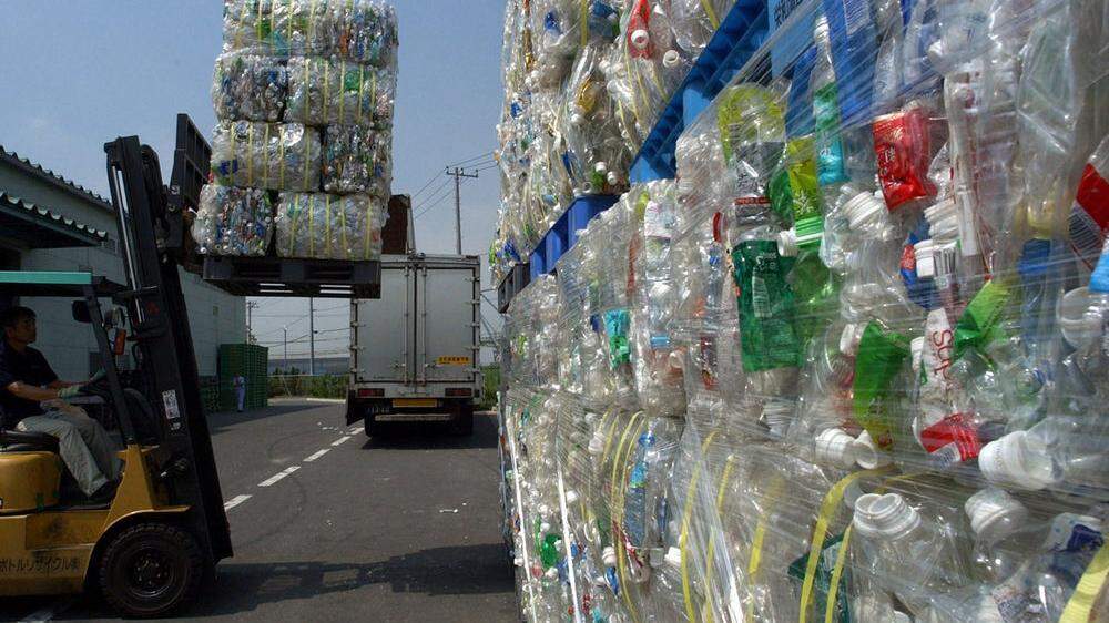 Greenpeace kritisiert den klimaschädlichen Handel mit Plastikmüll