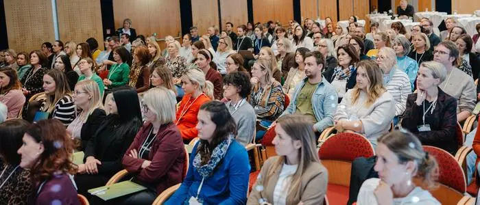 Das Fachpublikum lauschte aufmerksam und beteiligte sich an Workshops, deren Ergebnisse in die Bildungsangebote einfließen sollen