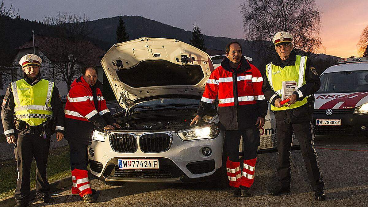 Abteilungsinspektor Franz Glanzer, die ARBÖ-Mitarbeiter Wolfgang Greier und Patrick Presn sowie Kontrollinspektor  Wilfried Gruber 