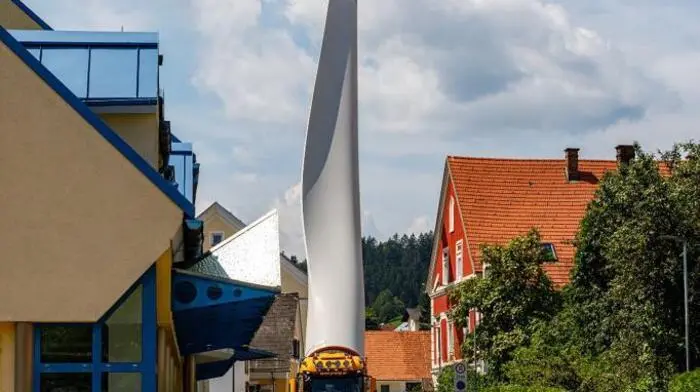 Durch die engen Gassen ging es auf die Alm.