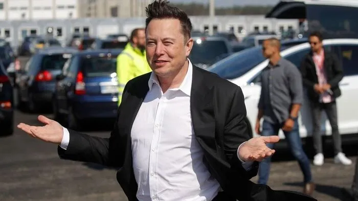 Elon Musk gilt als Paradebeispiel des innovativen Unternehmers. Mit Tesla und SpaceX wurde er zum Milliardär, doch sein Erfolg fußt viel früher.