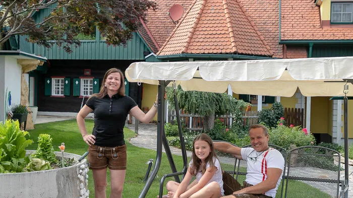 Vor 25 Jahren baute Christian Fuchs ein rund 200 Jahre altes weststeirisches Bauernhaus um. Zehn Jahre lebte er mit seiner Frau Elisabeth in dem rund 100 Quadratmeter großen revitalisierten Haus. Dann kündigte sich Tochter Johanna an und es wurde dazugebaut.