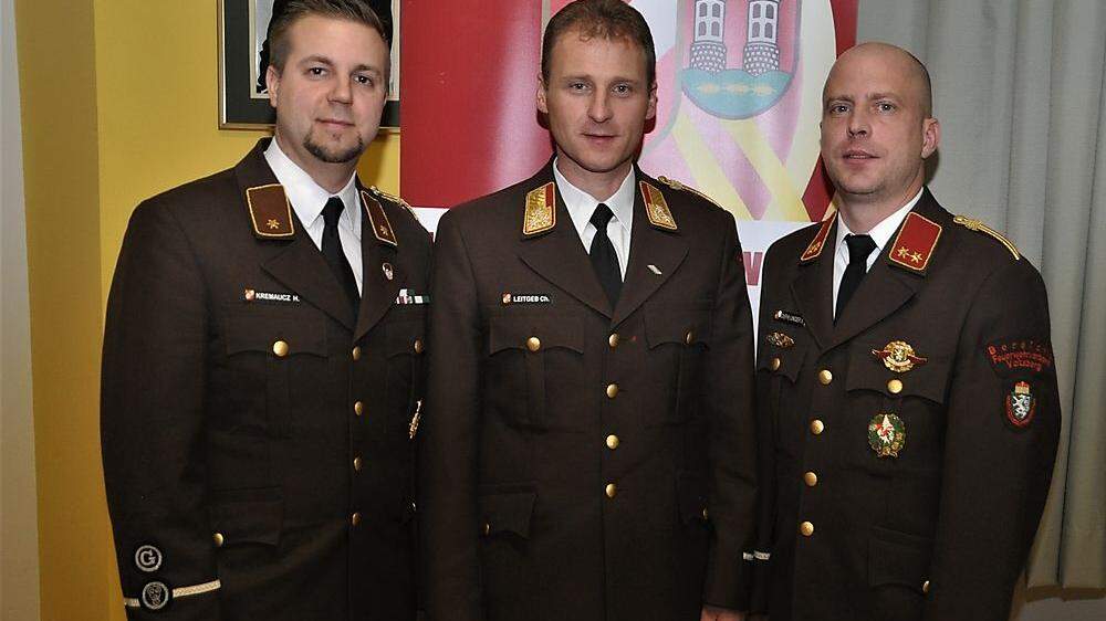 Harald Kremaucz, Christian Leitgeb vom Bereichsfeuerwehrverband und Bernd Unger (von links)