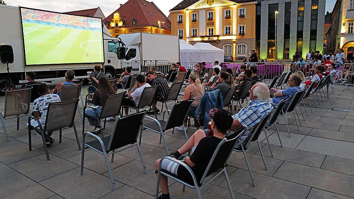 Der Brucker Hauptplatz verwandlet sich wieder zur Public-Viewing-Zone