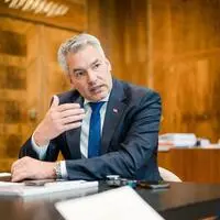 Nehammer will weiterregieren, sonst herrsche „Chaos“.