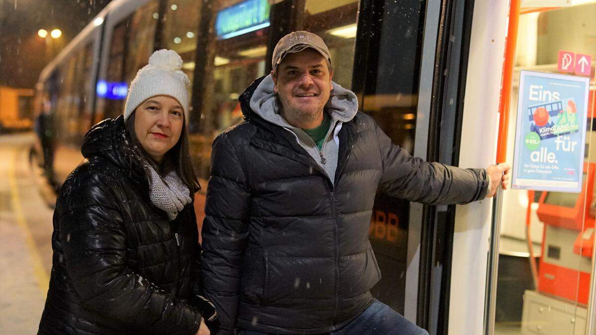 Katharina und Georg Gunzer am Bahnhof St. Paul 