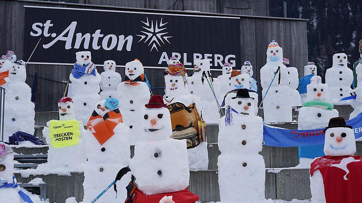 Schneemänner im Zielstadion können die Zuschauer-Massen nicht ersetzen.