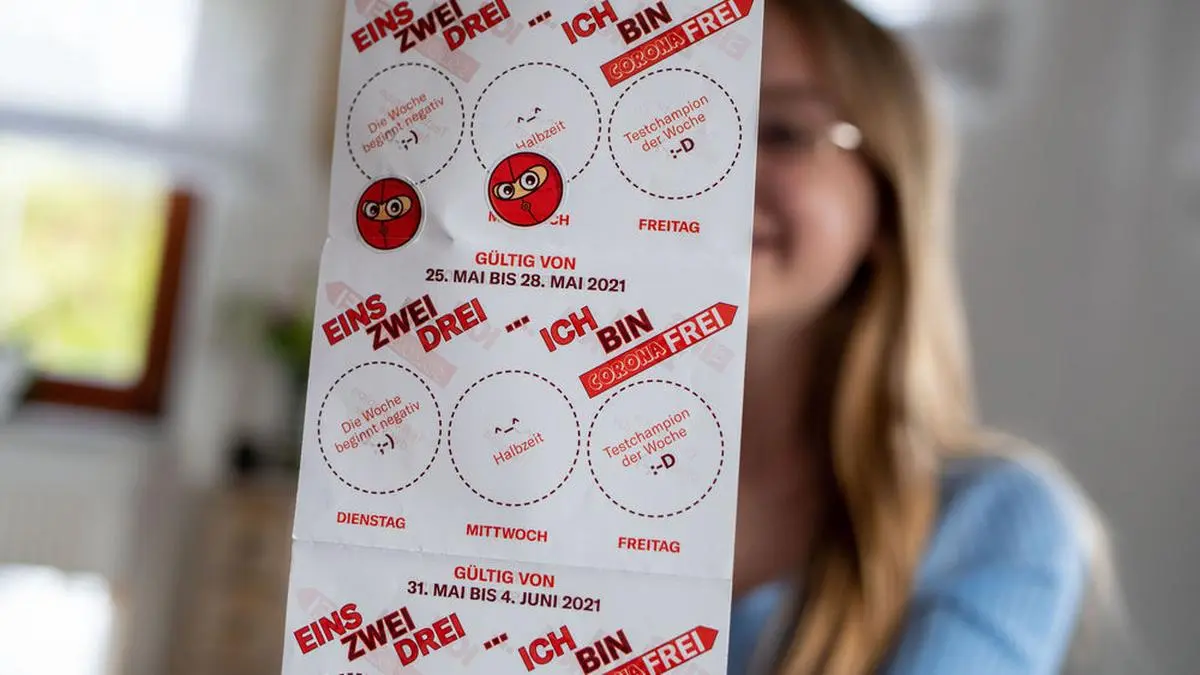 Schülerin mit Ninja-Pass