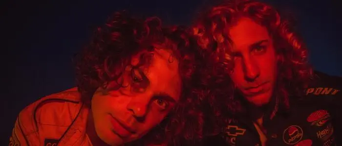 Alex Lill (l.) aus Eibiswald und Markus Lill (r.) aus Bad Schwanberg bilden die Köpfe hinter der Alternative-Rock-Band „Cousins“