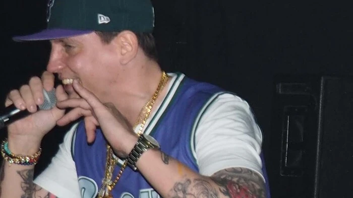 Der Wiener "Trap Gott" Money Boy scheffelt wieder Kohle. Er befindet sich auf Tour durch Österreich und Deutschland. Freitagnacht stoppte er für eine Austrorap-Show im Klagenfurter Club Stereo.