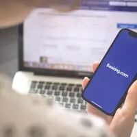 Hotelbuchung als Falle: So funktioniert die neue WhatsApp-Betrugsmasche