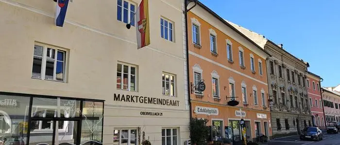 Gebäude am Hauptplatz in Obervellach