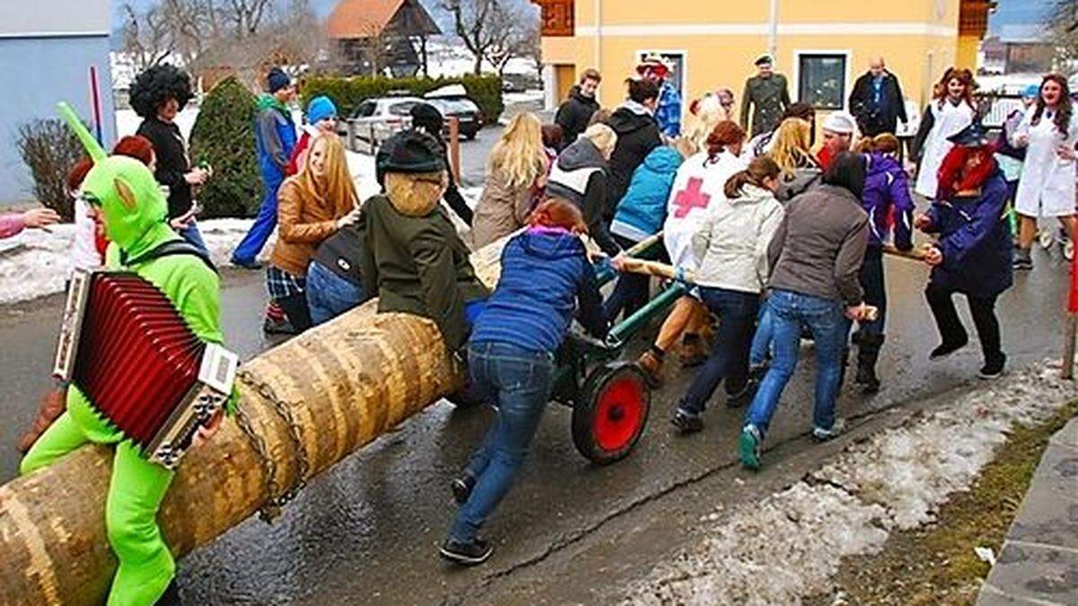 Am Faschingssonntag um 14 Uhr startet die wilde Narrenfahrt durch den Ort