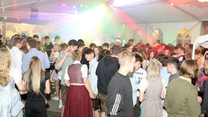 Gleich vorweg: Nicht nur bei der „Super-Power-Night“ der Feuerwehr Thalsdorf ist so einiges los.