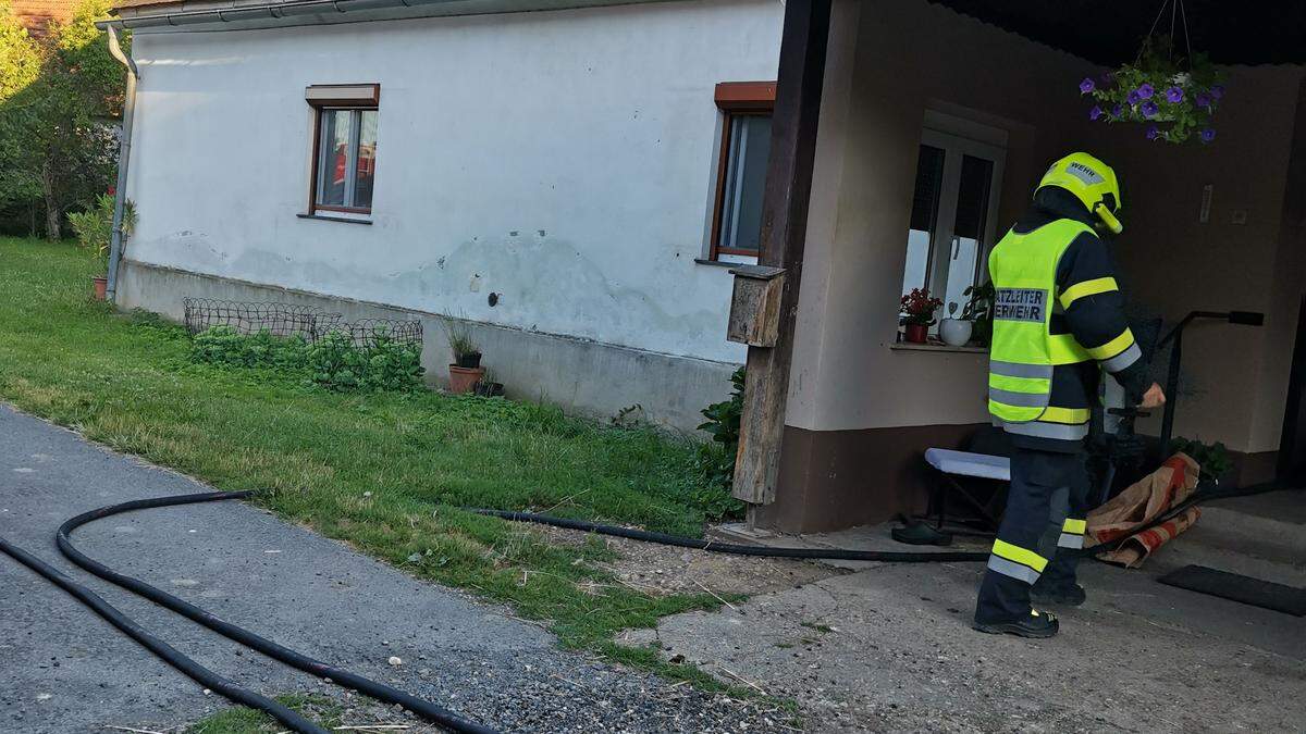 Die Feuerwehr konnte nach Messung mit einer Wärmebildkamera Entwarnung geben