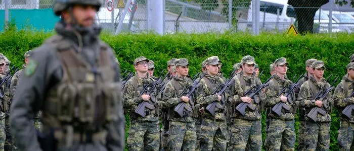 Soldatinnen und Soldaten bei der Angelobung in der Haspinger-Kaserne in Lienz | Für 260 Soldaten des Militärkommandos Tirol und des Jägerbataillons 24 der 6. Gebirgsbrigade endete mit der Angelobung der erste Teil des Grundwehrdienstes