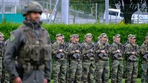 Soldatinnen und Soldaten bei der Angelobung in der Haspinger-Kaserne in Lienz | Für 260 Soldaten des Militärkommandos Tirol und des Jägerbataillons 24 der 6. Gebirgsbrigade endete mit der Angelobung der erste Teil des Grundwehrdienstes