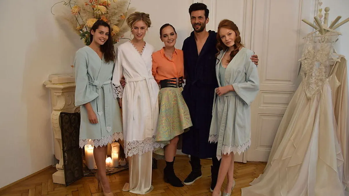 Eva Poleschinski (Mitte) mit ihren Models