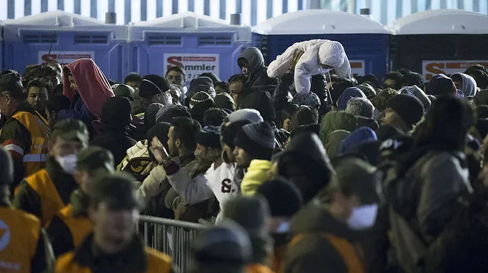 1700 Flüchtlinge warten in Spielfeld auf Weitertransport