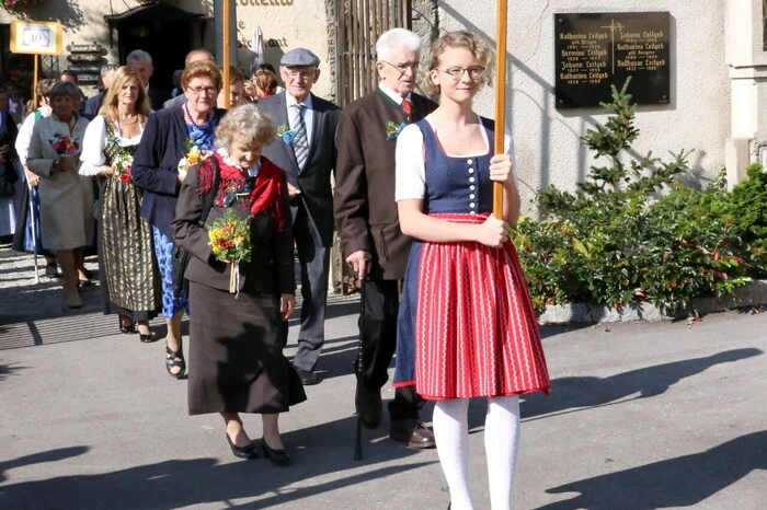 Und aus ganz Kärnten und darüber hinaus kamen am Sonntagvormittag die Brautpaare angereist.