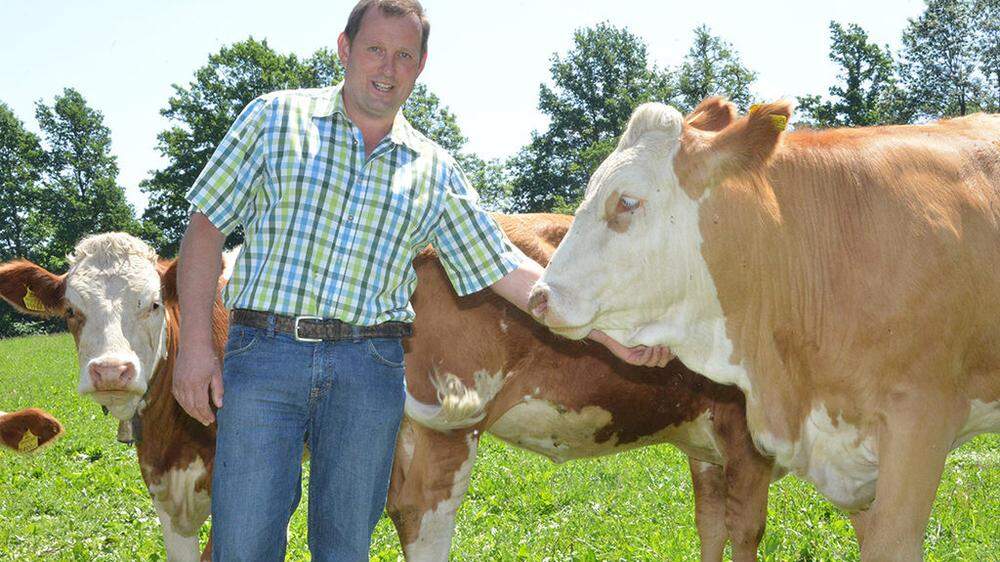 75 Kühe versorgt Vollerwerbsbauer Michael Schnabl aus Draschitz Tag für Tag. In seiner Milch ist alles bio