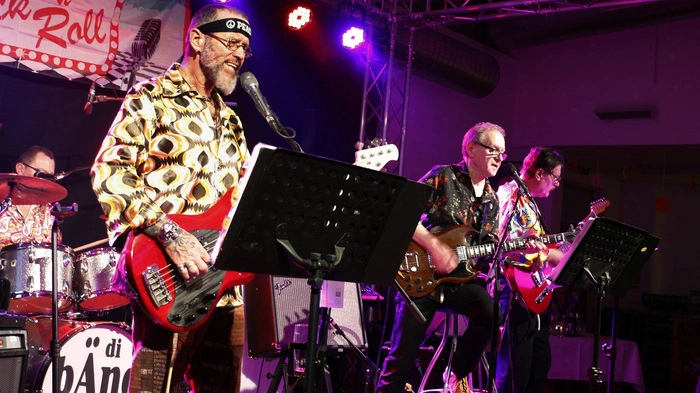 Unter dem Motto "Wild Sixties" brachte die Musikgruppe "di bÄnd"...