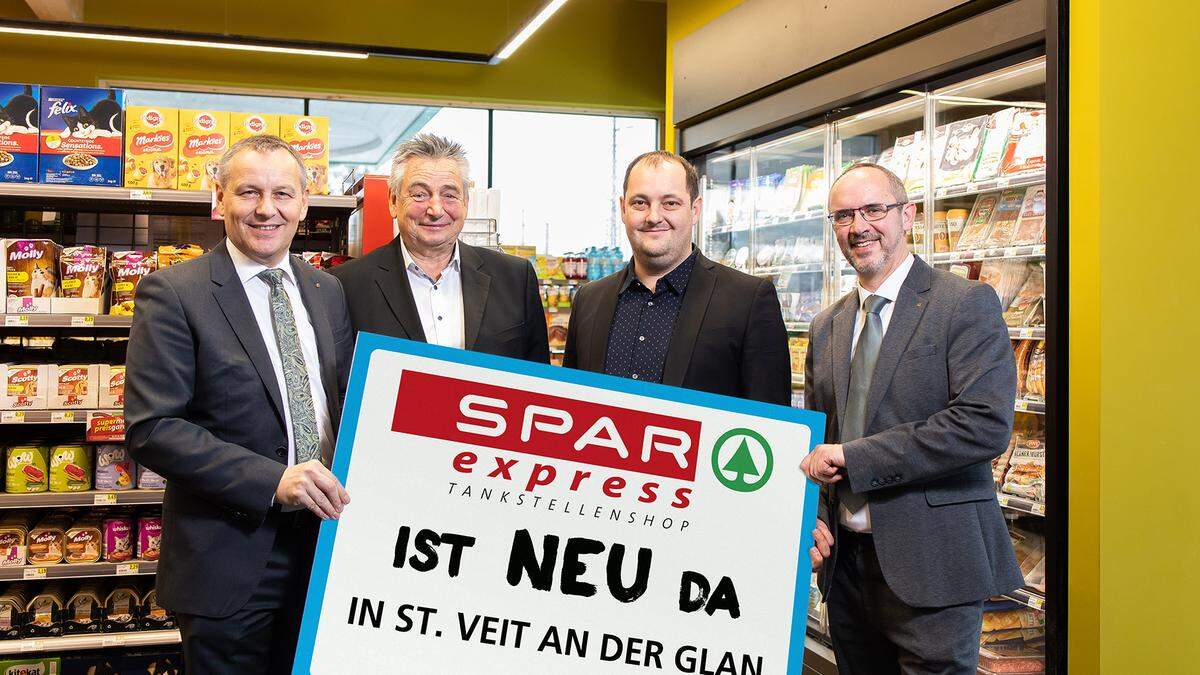 Spar express in St. Veit | Paul Bacher, Heinrich Maier, Franz Neubauer und Manfred Pertl bei der Eröffnung