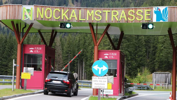Der Foto-Start von der KLEINEN Zeitung zum Nockalm Straßenfest war die Mautstelle.