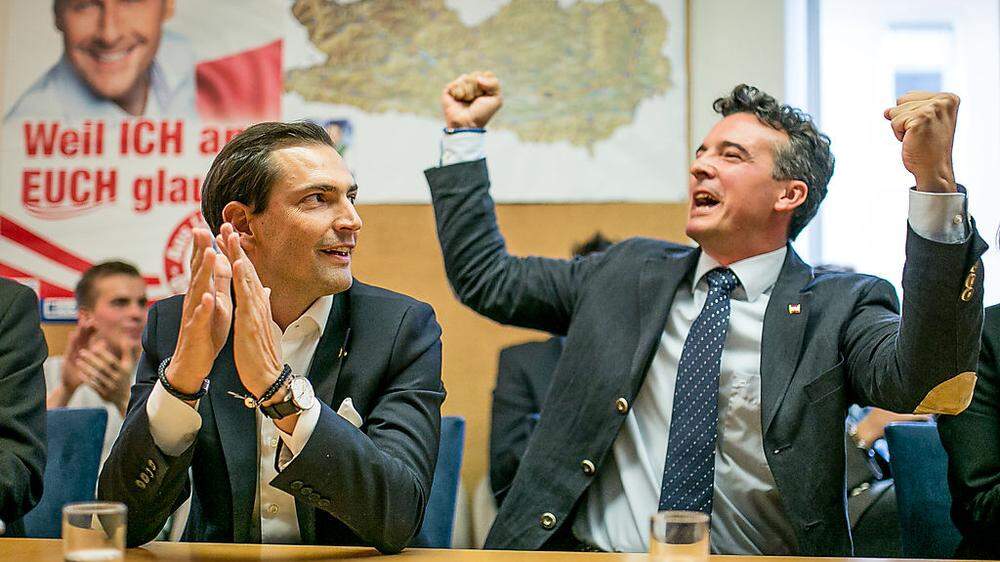 In Siegerpose bei der Nationalratswahl 2013: Christian Ragger (links) und Gernot Darmann