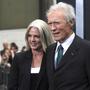Clint Eastwood mit Freundin Christina Sandera 