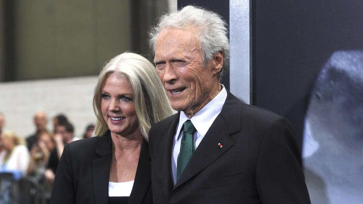 Clint Eastwood mit Freundin Christina Sandera 