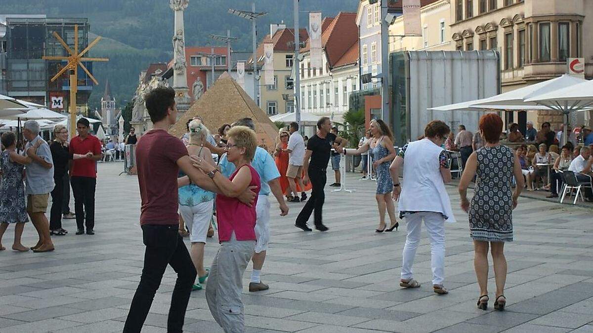 Leoben tanzt wieder - am Hauptplatz und zwar am Freitag ab 19 Uhr