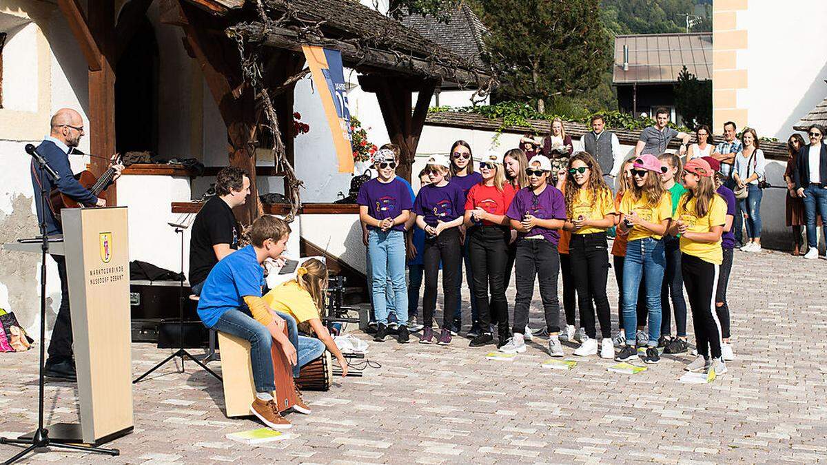 Die Schüler der Neuen Mittelschule sorgten musikalisch für Schwung