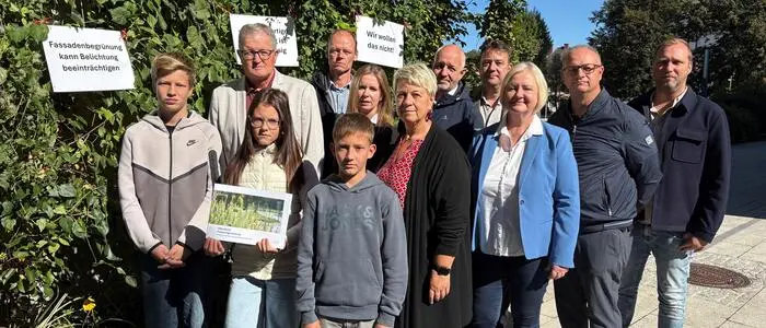 Die Marktgemeinde Wies will für die grüne Beschattung der Schule kämpfen