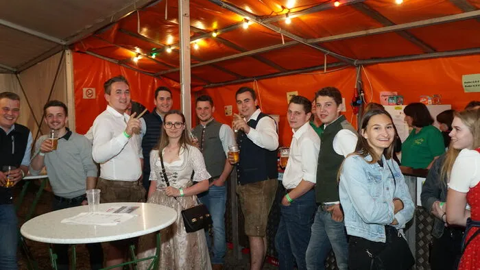 Das Stadlfest der Trachtenkapelle in Schiefling bot Unterhaltung pur. Klicken Sie sich durch die Bilder!