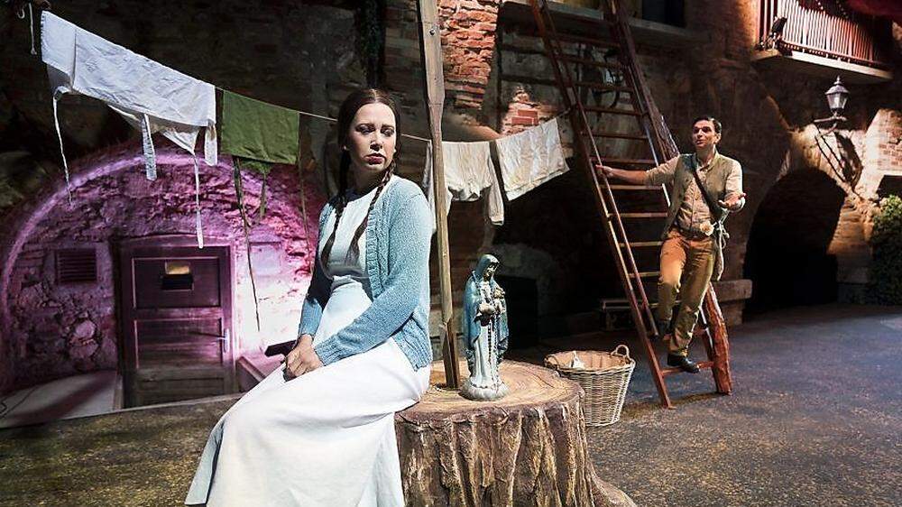 Anna Brull und Ivan Oreščanin in „María de Buenos Aires“. Alle Termine in den Kasematten sind ausverkauft